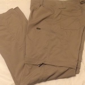 Men’s Columbia hiking pants.